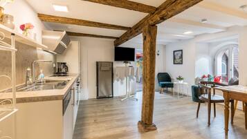 Kühlschrank, Ofen, Herdplatte, Geschirrspüler