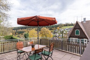 Outdoor dining - Appartment Storchennest (Altensteig)