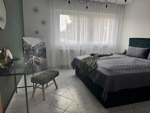 1 bedroom, desk, iron/ironing board, free WiFi