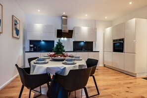 Dining - Apartment "Casa Caso - 4" with Shared Terrace & Wi-Fi (Achim)