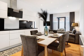 Dining - Apartment "Casa Caso - 1" with Shared Terrace & Wi-Fi (Achim)