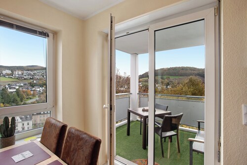 Ferienwohnung "FeWo am Hennesee" mit Balkon und Weitblick