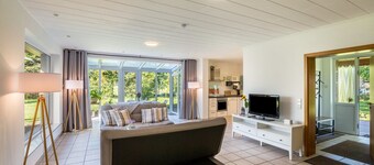Apartment with Conservatory near Movie Park, Private Terrace, and Wi-Fi