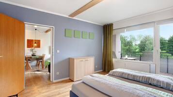 2 bedrooms, iron/ironing board, free WiFi, bed sheets