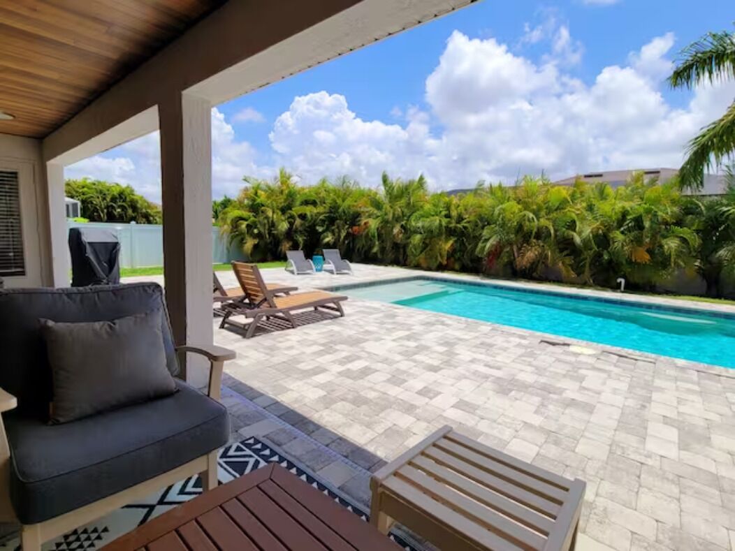 Piscina a l'aire lliure i piscina climatitzada 