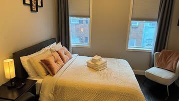 2 bedrooms, desk, iron/ironing board, free WiFi