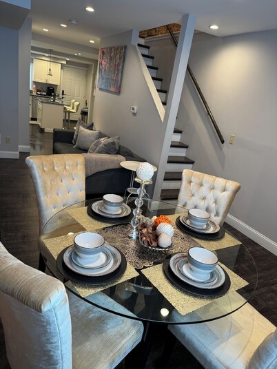 Cozy 2BR Retreat with Free Parking & Prime Location