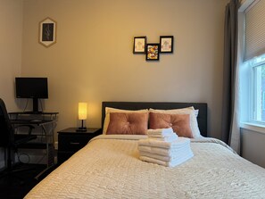 2 bedrooms, desk, iron/ironing board, free WiFi