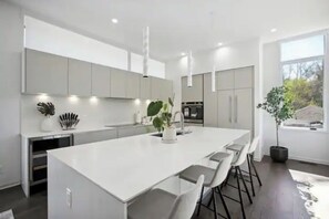 Private kitchen - Luxe house steps away from the Beltline and PCM (Atlanta)
