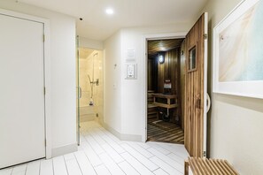 Spa - Gorgeous South Beach 1BR w/ Pool & Gym, nr AT&T Park, by Blueground (San Francisco)