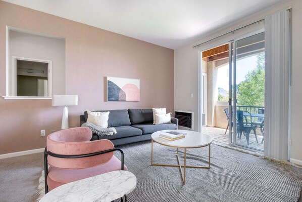 Télévision, chaîne hi-fi