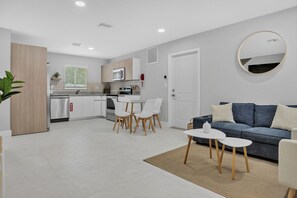 Smart TV, video games - Sistrunk Shades Villas 2 Townhomes Combined Brand New Townhomes in Downtown (Fort Lauderdale)