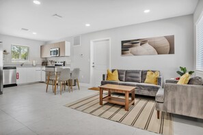 Smart TV, video games