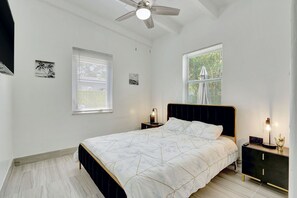 2 Schlafzimmer, Schreibtisch, WLAN, BettwÀsche