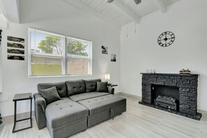 Smart-TV, Kamin, Computerbildschirme