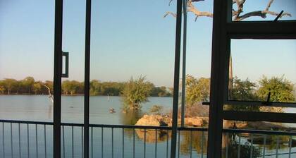 Houseboat With Aircon and Splash Pool - 2128