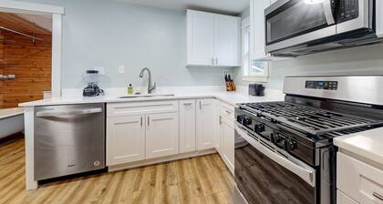 The Quacker Jack | Cozy house in Port Orchard with Gas Fireplace - dog-friendly