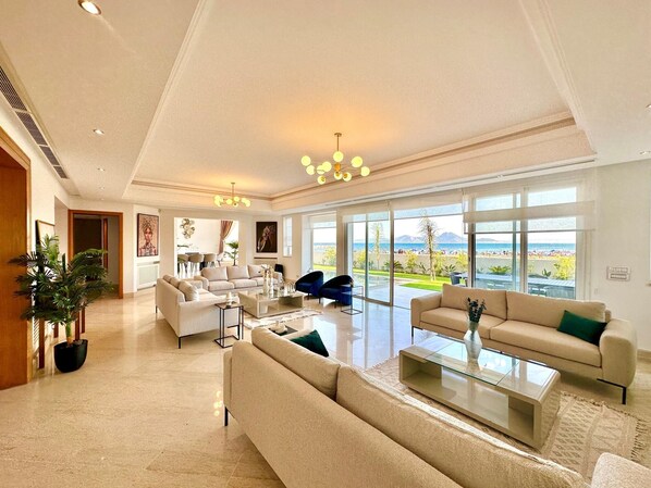 5 bedrooms - Omnya Carthage Frontsea Luxury Villa (Carthage)