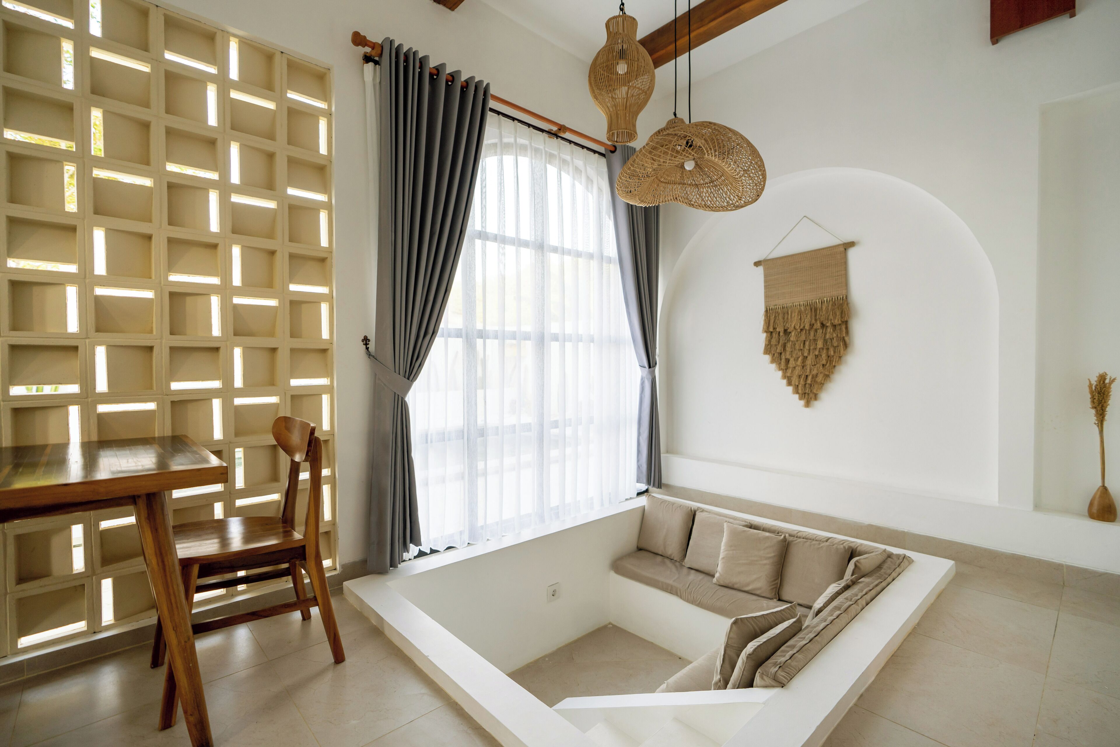 Villa exclusiva | Zona de estar | Smart TV de 42 pulgadas con canales digitales