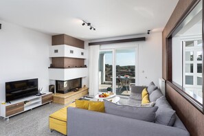 House | 5 bedrooms, soundproofing