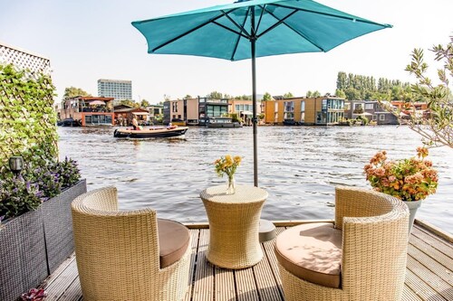 The New Lake - Boathouse