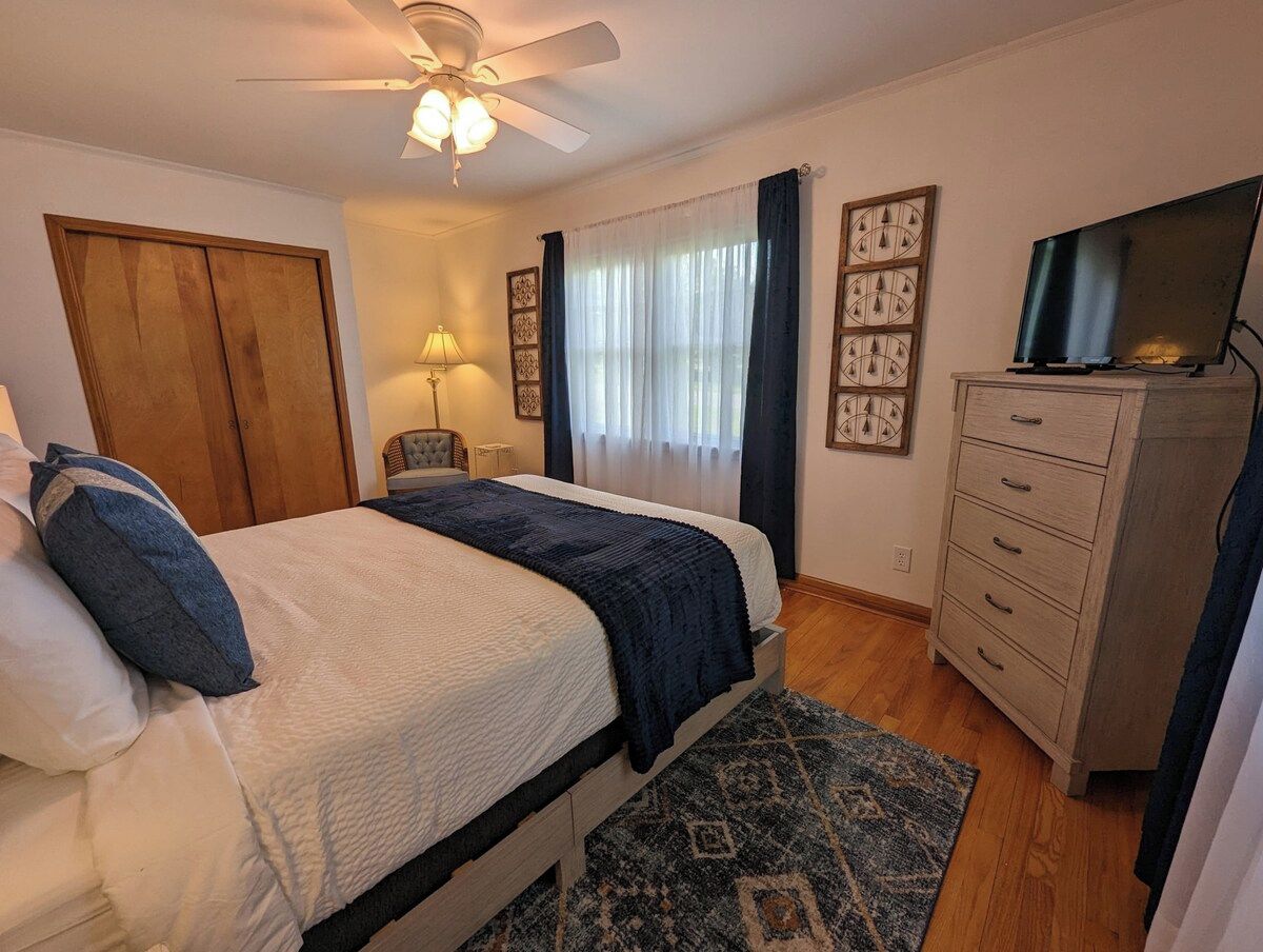 2 bedrooms, desk, iron/ironing board, free WiFi