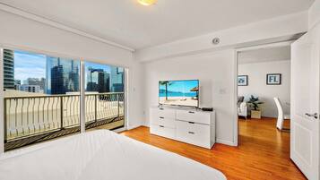 1 habitación, tabla de planchar con plancha, cuna de viaje y wifi