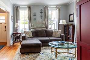 Een televisie en een dvd-speler