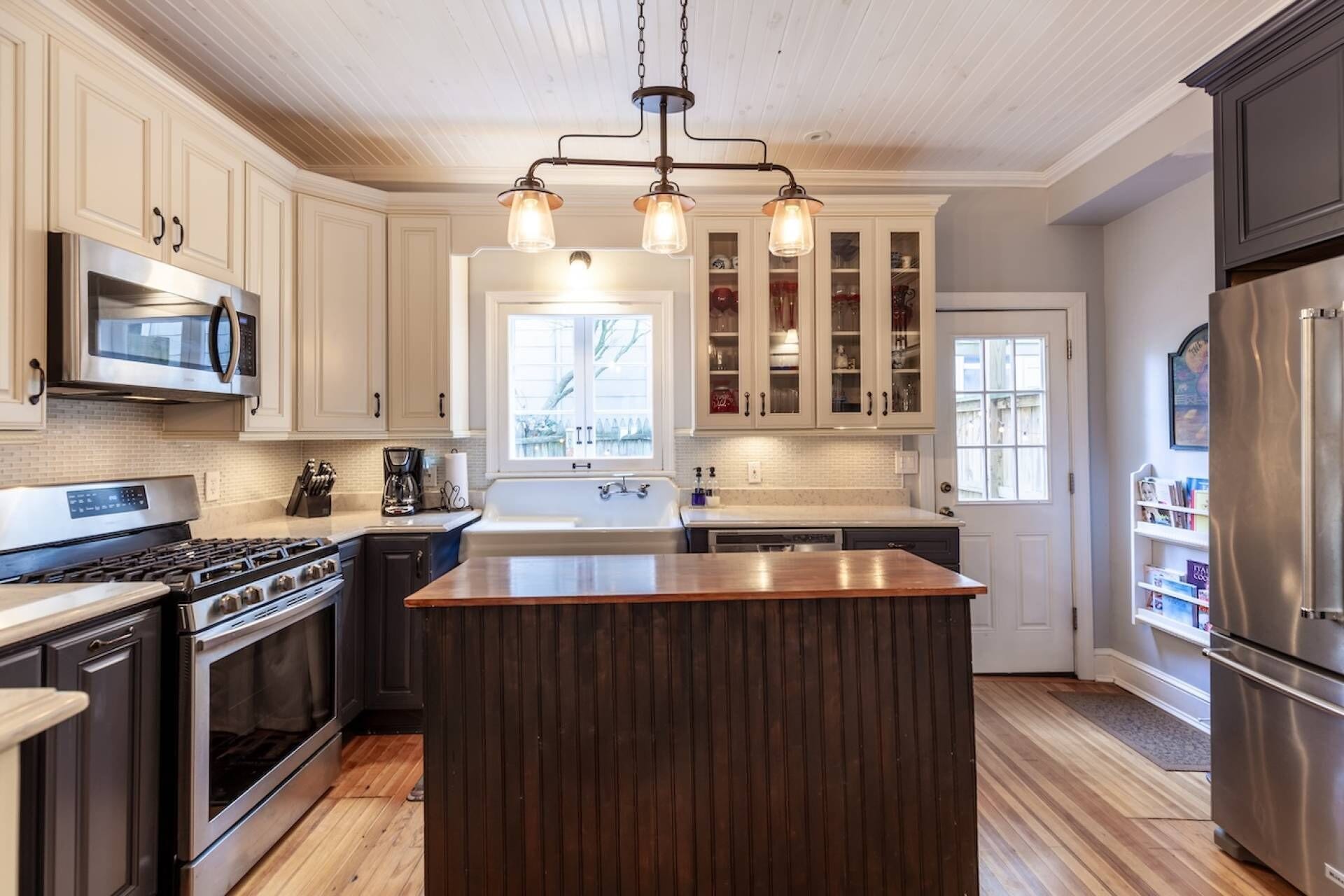 Kühlschrank, Mikrowelle, Geschirrspüler