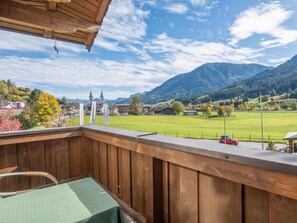 Property grounds - Comfortable holiday apartment near the ski lift (Brixen im Thale)