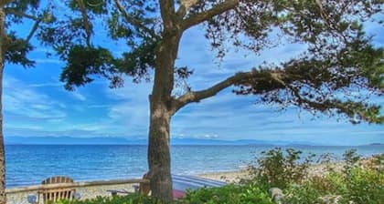 Sit Back & Watch Waves at Rathtrevor Cottage