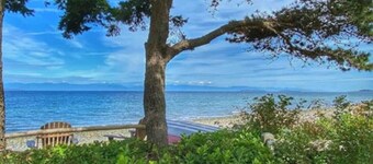 Sit Back & Watch Waves at Rathtrevor Cottage