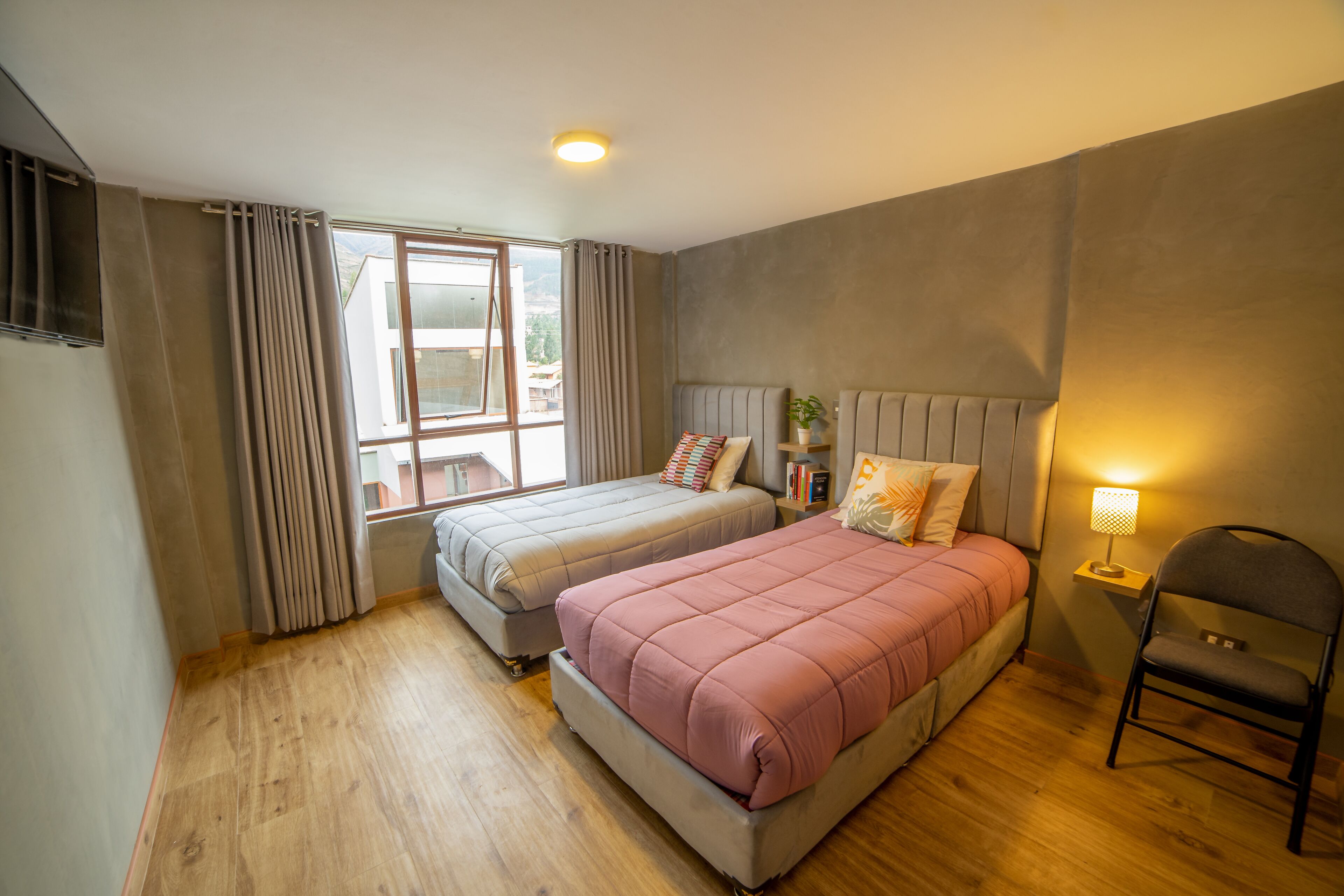 6 bedrooms, iron/ironing board, WiFi, bed sheets