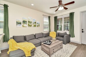 Smart TV, fireplace, stereo