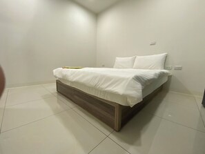 Galleríherbergi með tvíbreiðu rúmi