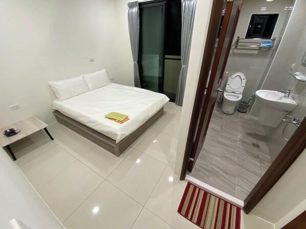 Galleríherbergi með tvíbreiðu rúmi | Stofa