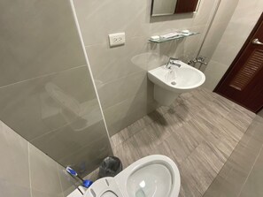 Galleríherbergi með tvíbreiðu rúmi