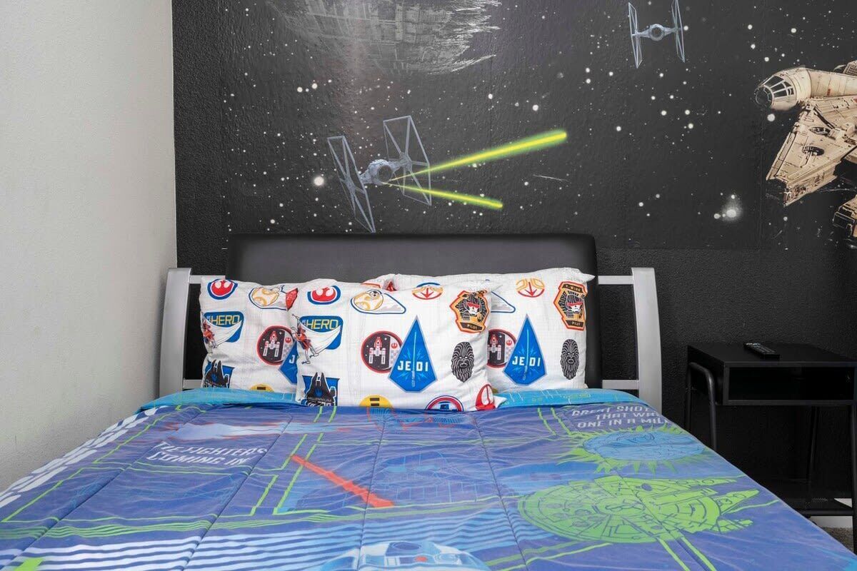 5 bedrooms, iron/ironing board, travel cot, WiFi