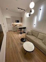 Deluxe Apartment, 1 Bedroom | In-room safe, individually decorated, individually furnished