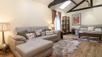 Cottage | Interior