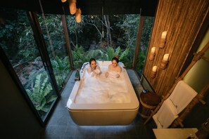 Bathroom - Nam Pien Yorla Pa (Parkngum)