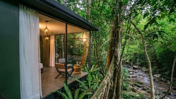 Deluxe forest cottage | セーフティボックス (室内)、客室ごとに異なる装飾、客室ごとに異なるインテリア、ノートパソコン用作業スペース