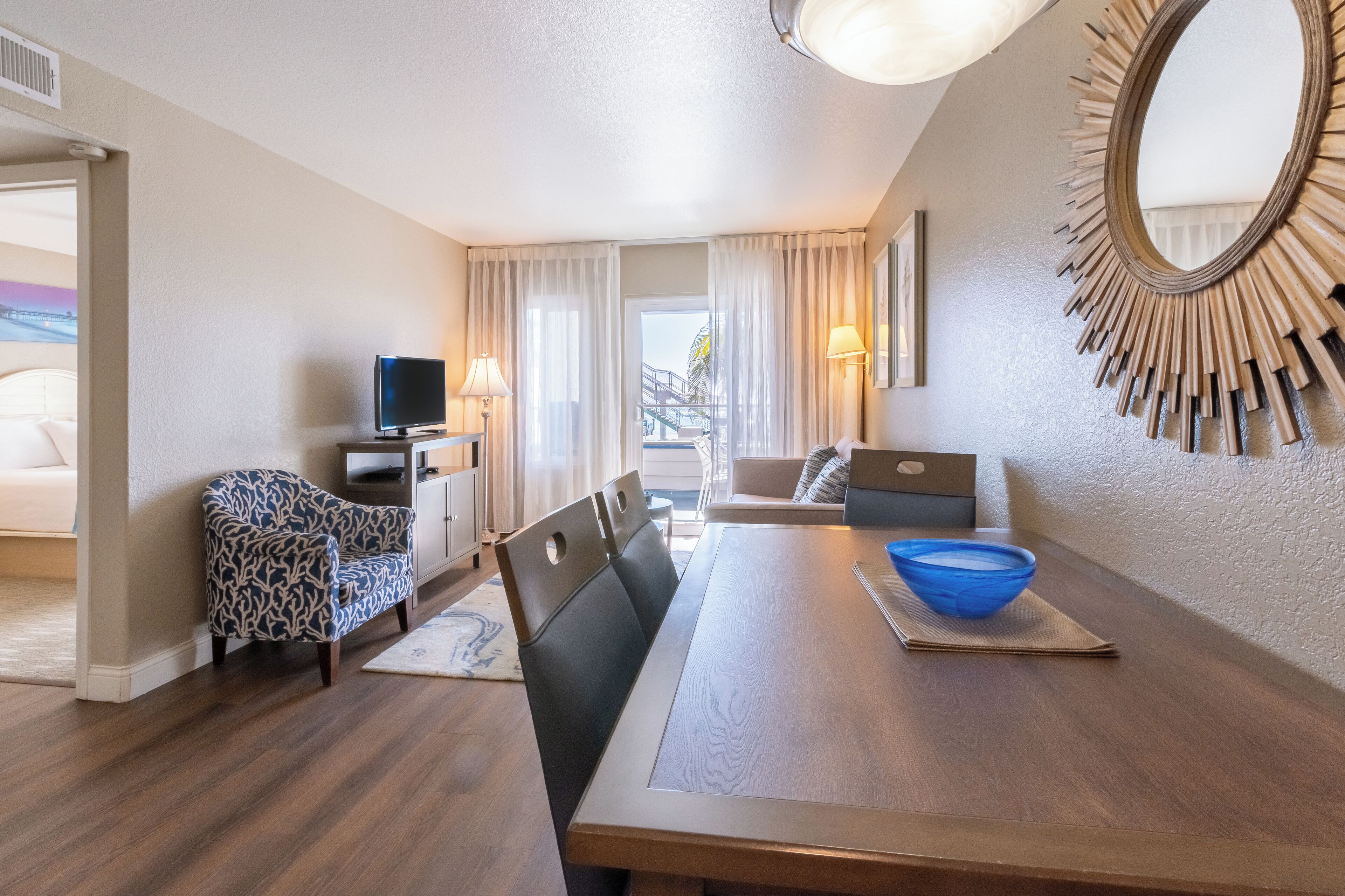 One Br Suite W/ Private Balcony | Outdoor Pool | Free Parking Onsite - San Clemente, CA