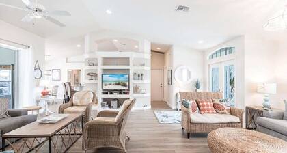 3 BDRM Island Retreat w/ Private Heated Pool