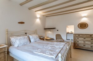 1 bedroom, iron/ironing board, free WiFi, bed sheets - Holiday Apartment 'Mrs Kalis Cottage' with Mountain View, Garden & Wi-Fi (ANDROS)