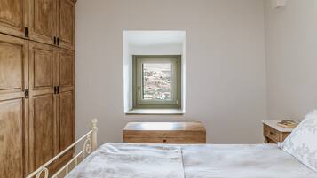 1 chambre, fer et planche Ă repasser, Wi-Fi gratuit, draps fournis