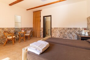 6 Schlafzimmer, Bügeleisen/Bügelbrett, kostenloses WLAN, Bettwäsche