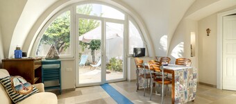 Villa 'Agrumeto Sul Mare' with Sea View, Wi-Fi and Air Conditioning