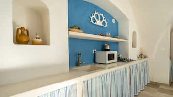 冰箱、微波炉、烤箱、炉灶