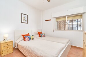 2 chambres, accès au Wi-Fi (inclus), literie fournie